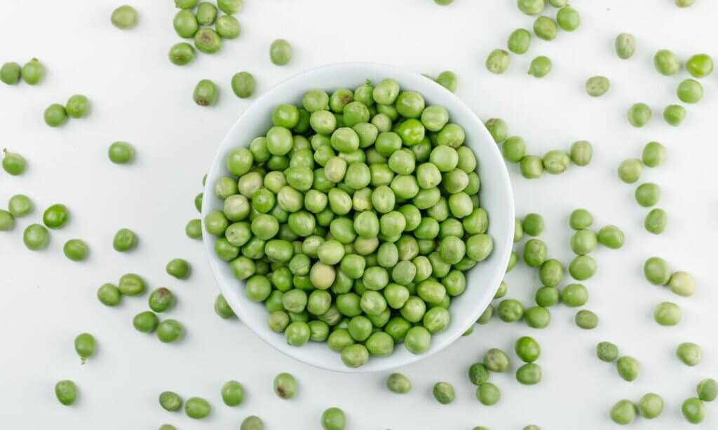 Erbsen gehören zu den klassischen Hülsenfrüchten und blicken auf eine beeindruckend lange Kulturgeschichte zurück.