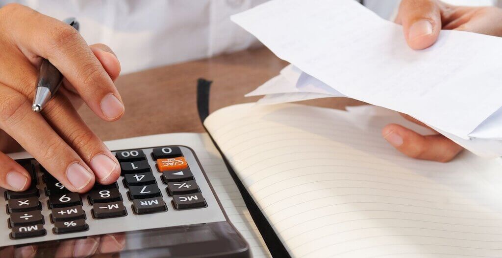 Ein gründlicher Steuercheck am Jahresende schützt vor überraschenden Zahlungen und bereitet auf das neue Steuerjahr vor.