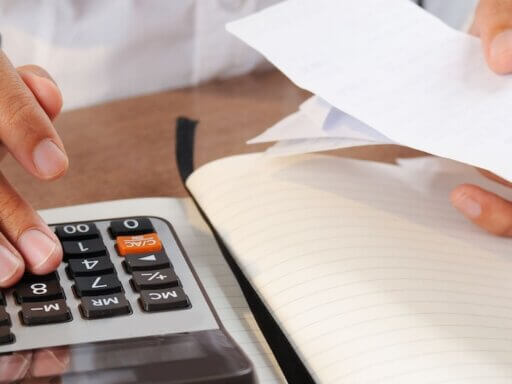 Ein gründlicher Steuercheck am Jahresende schützt vor überraschenden Zahlungen und bereitet auf das neue Steuerjahr vor.