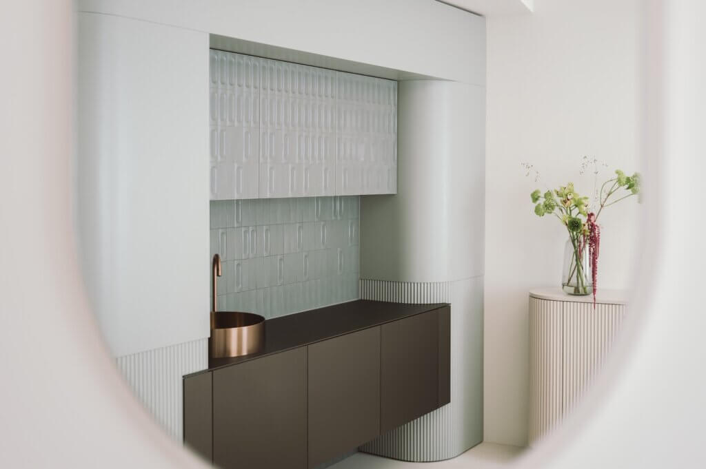 Harte Kanten wurden bewusst vermieden – stattdessen setzt MEGATABS auf sanfte Kurven und harmonische Übergänge.