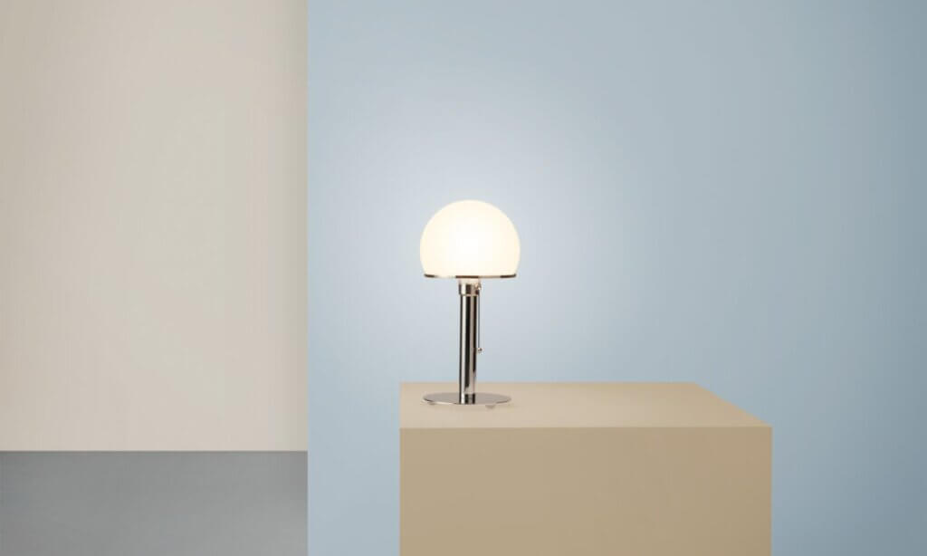 Die Leuchte WA 24 von Wilhelm Wagenfeld ist über 100 Jahre alt und dennoch zeitlos.