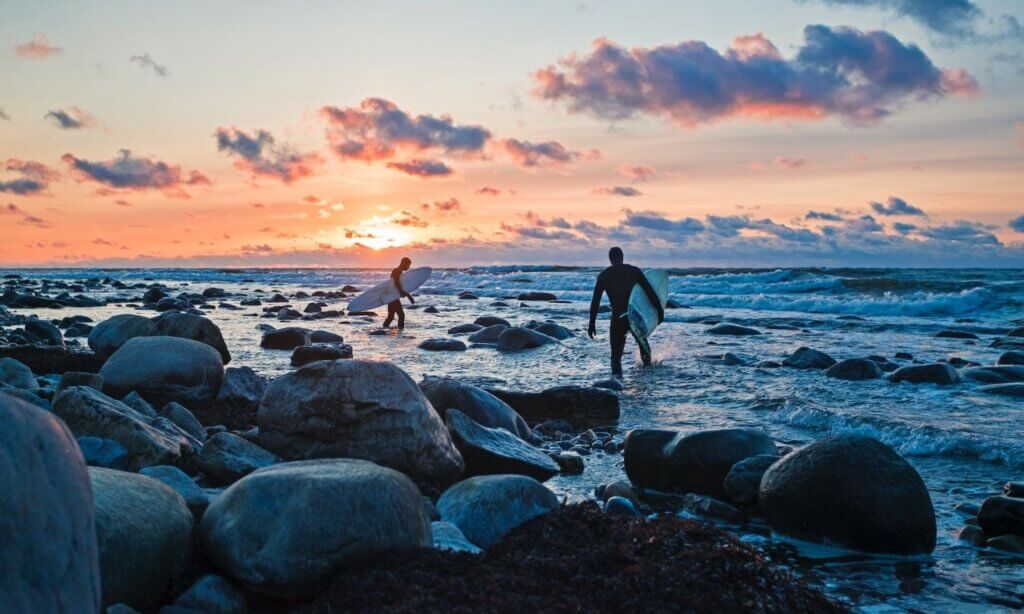 Auch Surfen, Windsurfen oder Kitesurfen ist an vielen Stränden möglich.