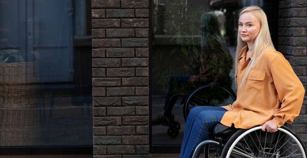 Wir zeigen dir, welche gesetzlichen Vorgaben zur Barrierefreiheit in ärztlichen und therapeutischen Praxen gelten und wie sie sich in Österreich und Deutschland praxisnah umsetzen lassen.