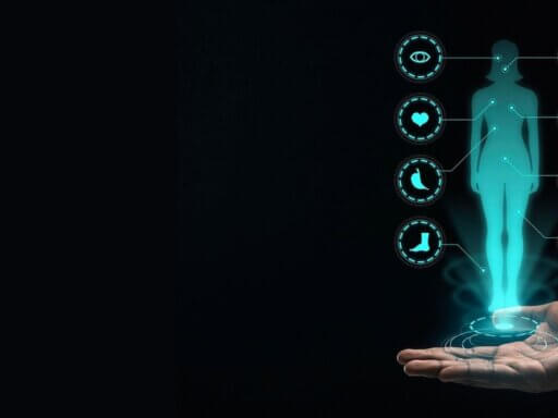 Personalisierte Medizin, oder auch Präzisionsmedizin, nutzt individuelle Daten, um Therapien, Medikamente und Versorgung passgenau auf Patientinnen und Patienten zuzuschneiden.