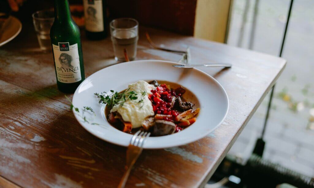 Skåne gilt als eine der spannendsten Genussregionen Skandinaviens – geprägt von fruchtbaren Böden, langer Anbausaison und der Nähe zu Meer, Wäldern und Weiden.