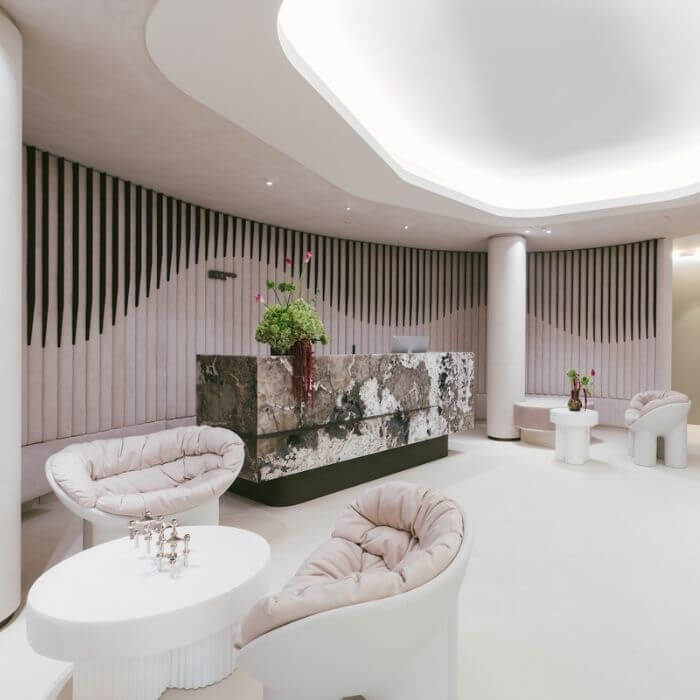 Das Team von MEGATABS architekten zeigt mit seiner Arbeit für SOO.med, wie zeitgemäßes Interior Design Medizinräume in atmosphärische Wohlfühlorte verwandeln kann.