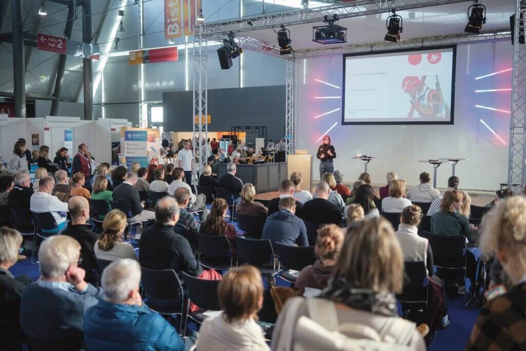 Ein echtes Highlight und Publikumsmagnet war die neue FitLife Stage – erstmals als gemeinsame, offene Bühne von therapro und medizin konzipiert.