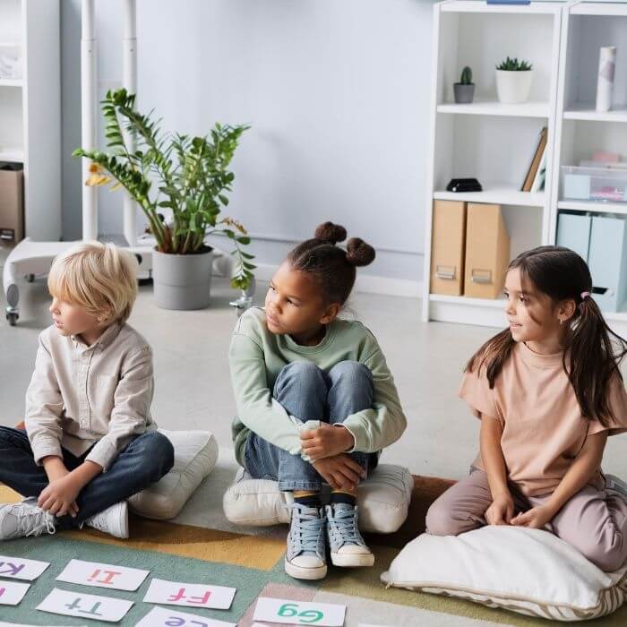 Mehrsprachige Kinder profitieren kognitiv und kulturell – bringen aber auch besondere Bedürfnisse in die Sprachtherapie mit. Einblicke in Herausforderungen und neue Ansätze.