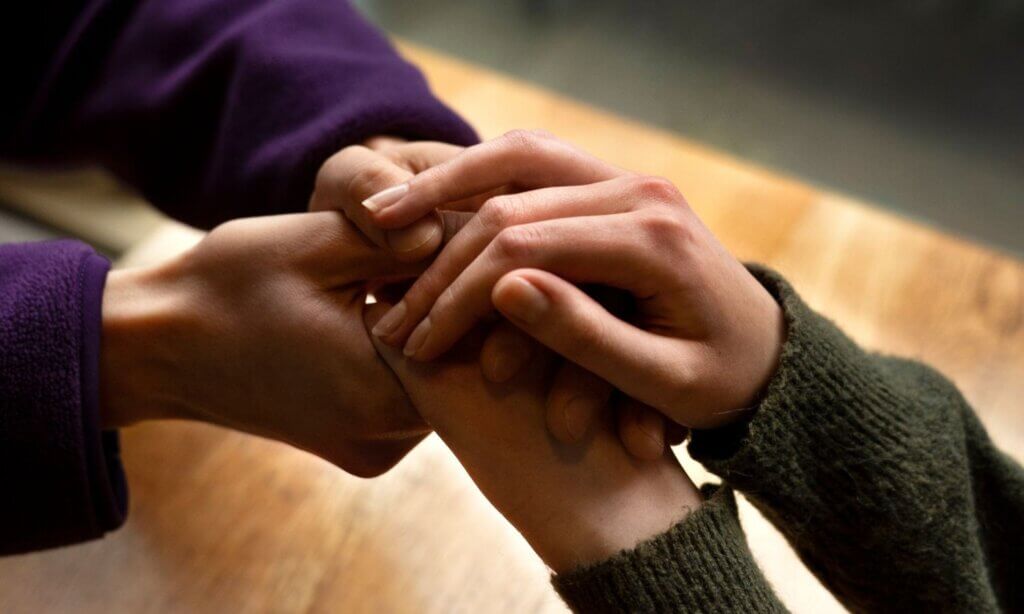 Der Vortrag von Prof. Dr. Tania Singer widmete sich der Frage, wie soziale und emotionale Fähigkeiten – insbesondere Empathie, Mitgefühl und Perspektivübernahme – neurobiologisch verstanden und gezielt trainiert werden können. 