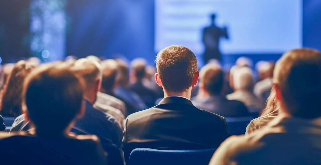 Du wolltest eigentlich gerne bei den Fachtagungen der letzten Wochen dabei sein, aber die Zeit war zu knapp und der Terminkalender zu voll? Kein Problem – hashtagPRAXIS ist zur Stelle! Wir waren für euch im März und April mit dabei bei vier Fachtagungen der Bereiche Osteopathie, Diätologie, Ergotherapie und Psychologie, haben uns zahlreiche Keynotes und Symposien angehört und die Inhalte für euch zusammengefasst.