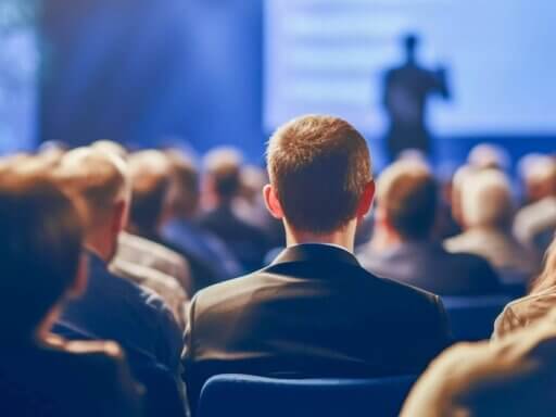 Du wolltest eigentlich gerne bei den Fachtagungen der letzten Wochen dabei sein, aber die Zeit war zu knapp und der Terminkalender zu voll? Kein Problem – hashtagPRAXIS ist zur Stelle! Wir waren für euch im März und April mit dabei bei vier Fachtagungen der Bereiche Osteopathie, Diätologie, Ergotherapie und Psychologie, haben uns zahlreiche Keynotes und Symposien angehört und die Inhalte für euch zusammengefasst.