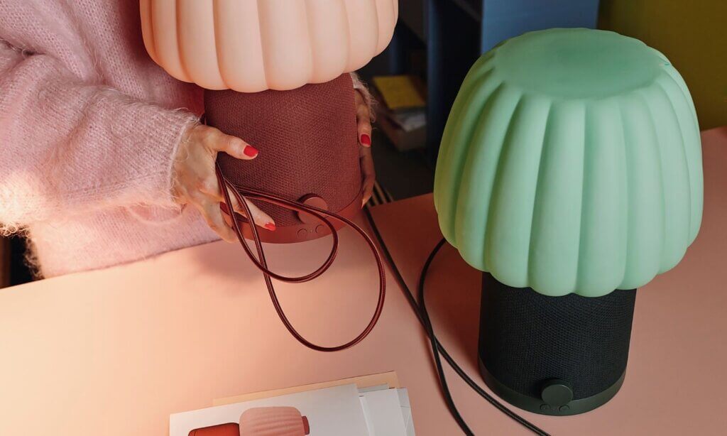 KULGLASS Leuchte mit Bluetooth-Lautsprecher, dunkelgrün oder rot-braun von IKEA