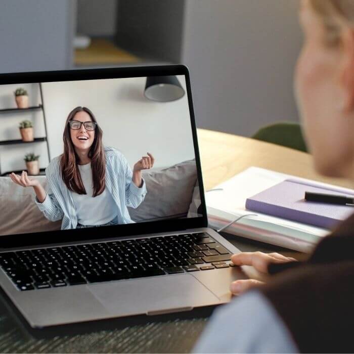 Ab dem Wintersemester 2026/2027 bietet die FH Kärnten den neuen Master-Studiengang “Angewandte Telemedizin für Gesundheitsberufe” an. Wir geben dir alle wichtigen Infos im Überblick und haben mit Studiengangsleiter FH.Prof. Dr. Michael Suppanz, MSc, MAS gesprochen.