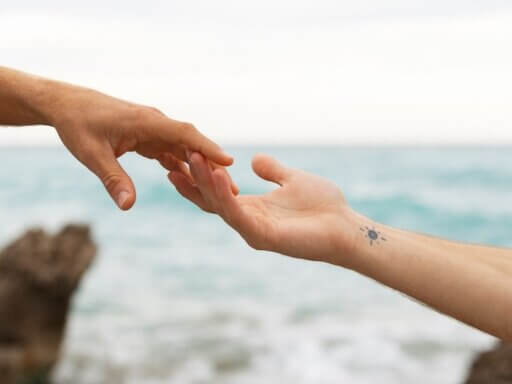 Ab Februar und Mai 2027 kannst du dich in Wien dank der neuen Lehrgänge des ÖAGG auf die Arbeit mit Kindern und Jugendlichen oder auf Sexual- und Paartherapie in der Methode der Integrativen Gestalttherapie spezialisieren.