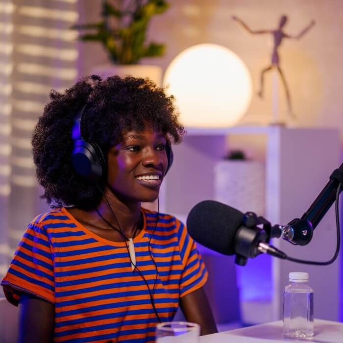 Entdecke 20 spannende Podcasts für TherapeutInnen – kompakt, praxisnah und interdisziplinär. Perfekt für den Alltag in Therapie und Praxis.