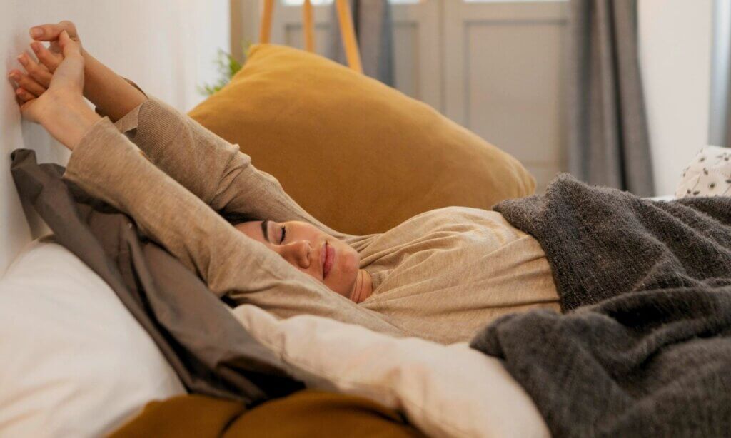 Als Kinder wollten wir ihn nie machen, als Erwachsene wünschen wir uns oft Gelegenheit dazu. Das Nickerchen, der Powernap, die Siesta – es gibt viele Begriffe für die kurze Auszeit zwischendurch. Die ideale Ruhezeit liegt laut Studien zwischen 15 und höchstens 30 Minuten.